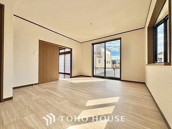 朝は爽やかな日差しを浴びながら、家族みんなでおいしい朝食。昼下がりには読書やお昼寝でもしながらのんびりと過ごすひと時…。