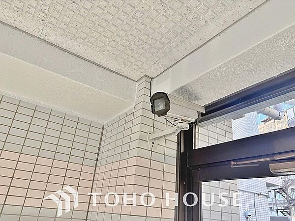 防犯カメラを設置するだけで犯罪抑止効果があり、レコーダー(録画機)を入れておけば録画映像が保存されるので、トラブル発生時に状況検証ができます。