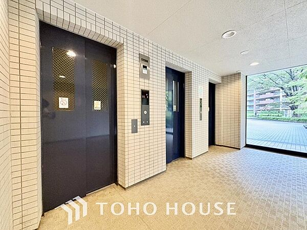 重い荷物などがあるときや、お子様をベビーカーで運ぶときなどに大変便利です。足腰の悪い方には欲しい設備です。