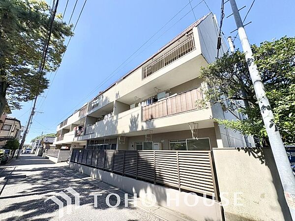 お客様の求める本当の“住み心地とは何なのか。そのための一手間一工夫を惜しみません。街並みや周辺の環境に呼応しながら、美しく、そして毎日の暮らし。
