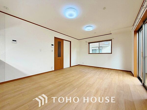 家族皆が集まる場所だからこそ、一番明るく使い勝手のいい空間に仕上げております。大切な人と沢山の思い出をこの空間で作りませんか。本日見学可能です。
