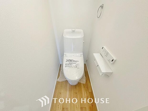 シンプルに清潔感のあるホワイト色。実用性も兼ね備えた造り。いつも清潔な空間であって頂けるよう配慮しました。