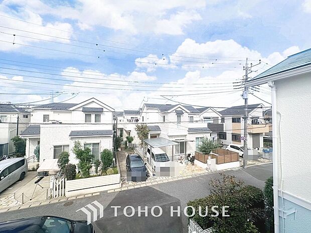 物件の陽当りや通風・仕様設備やお部屋の大きさの比較、近隣・周辺環境や街並みなど、資料には掲載していない情報が現地にはたくさんあります。　是非一度、現地をご確認ください。