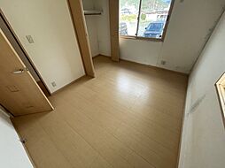 リバーサイド市川　B棟 201