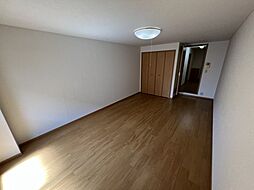 ラッフィナート・カーサ 201 2階1Kのリビング/ダイニング