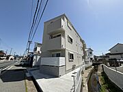 宝殿駅より徒歩6分 築2年7ヶ月 3階建の賃貸物件