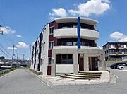 広野ゴルフ場前駅より徒歩11分 築22年9ヶ月 3階建の賃貸物件