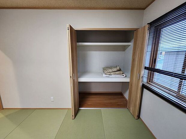 室内(2023年12月)撮影◎現地案内予約受付中！◎枕棚付きなので、小物などを整理する時にも便利ですね！