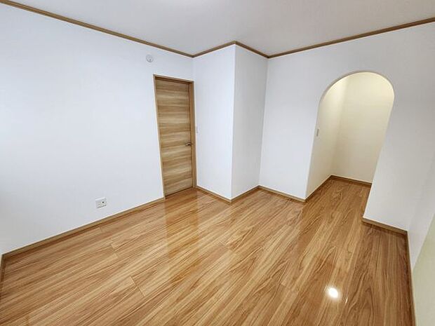 室内(2023年12月)撮影◎現地案内予約受付中！◎クローゼットの扉をなくすことで、お部屋に開放感がうまれます！湿気もこもりにくい部分も魅力ですね！