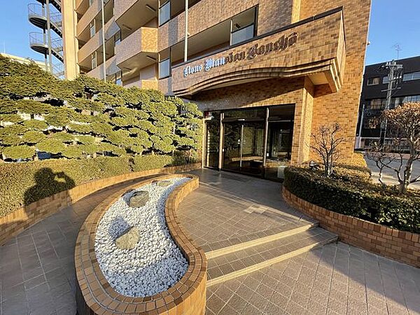 apartment 青森県八戸市大字窪町
地図を見る