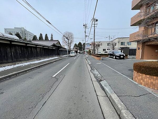 apartment 青森県八戸市内丸３丁目
地図を見る