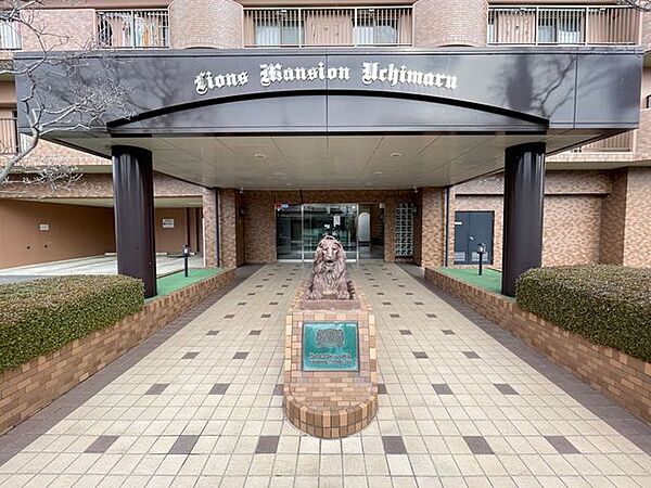 apartment 青森県八戸市内丸３丁目
地図を見る