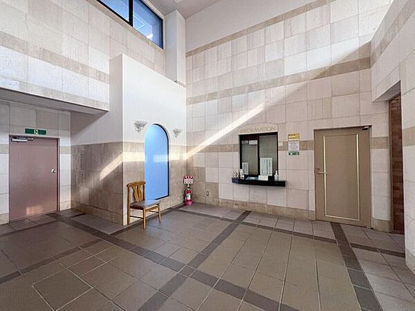 apartment 青森県八戸市内丸３丁目
地図を見る