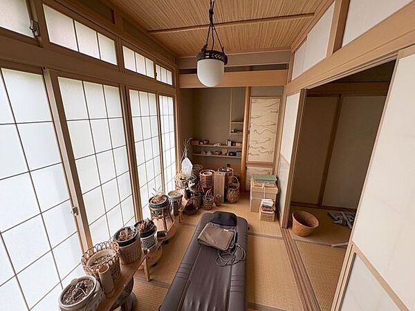 室内(2025年8月)撮影◎現地案内予約受付中！◎大きな窓が設けられているため、圧迫感が軽減され、開放感がうまれます◎