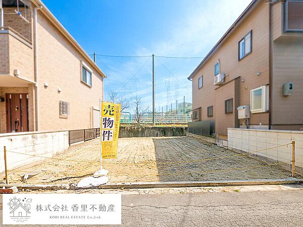 間口が約8.1mの整形地です。