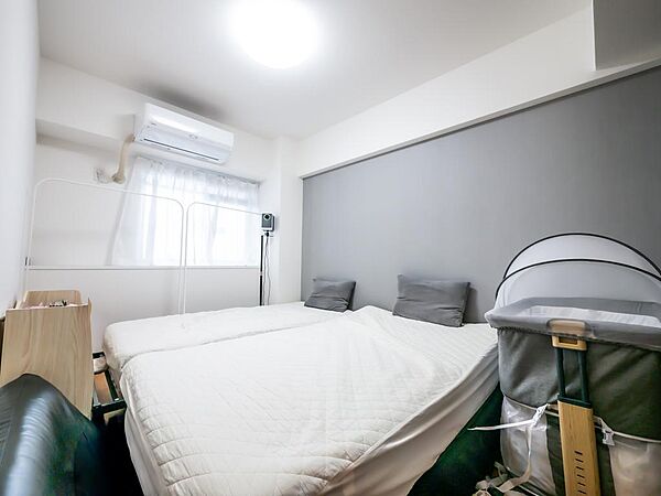 玄関に一番近いお部屋です。収納付きのお部屋です。