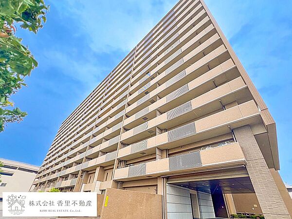 オープンポーチでプライベートも充実の3LDK！