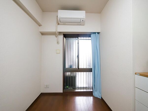 洋室はシンプルで使いやすい空間となっており、寝室や子ども部屋、書斎などライフスタイルに合わせて多目的にご利用いただけます。