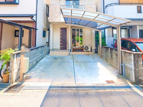 ◇駐車場　横幅約4.3ｍ、奥行約5ｍ大切なお車を敷地内に駐車可能です！雨の日のお買い物やお子さまの送迎も快適です。