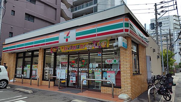 セブンイレブン福岡草香江2丁目店まで徒歩約4分（約310ｍ）