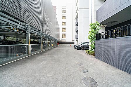 敷地内に駐車場があります。※最新の使用料金や空き状況など、詳細につきましてはお問い合わせください。※この画像はCG加工処理しています
