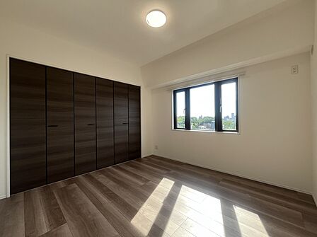 約5.8帖洋室です。