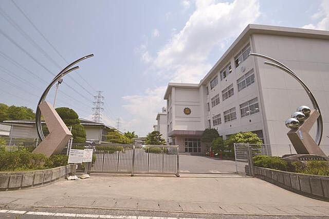 中学校「豊田市立保見中学校まで1259ｍ」