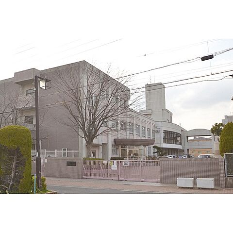 小学校「名古屋市立平針北小学校まで50ｍ」