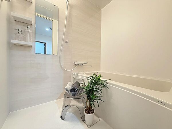清潔感のある浴室です☆