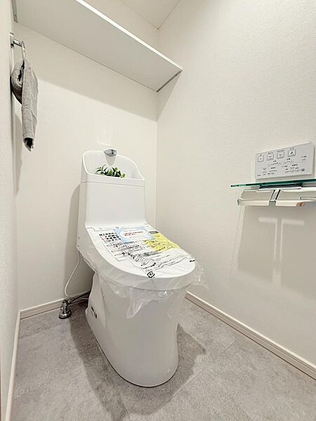 清潔感のある温水洗浄便座付きトイレ☆