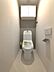 トイレ：温水洗浄便座付トイレ。清潔感のあるトイレになっております。