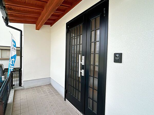 【リフォーム済／建物外観】外壁は塗装を行いました。