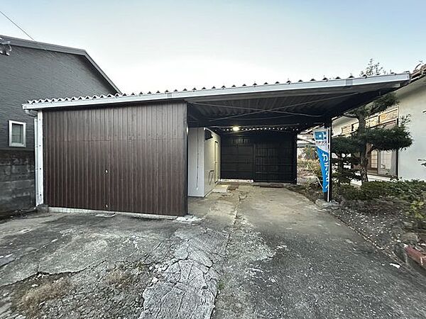 【現況販売／カーポートと居室】