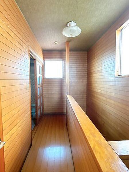 【リフォーム予定/廊下】廊下はクリーニングをして綺麗にする予定です。