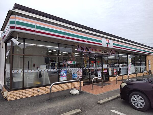 セブンイレブン宇土馬之瀬店まで約3400ｍ。ちょっとしたお買い物に便利です。