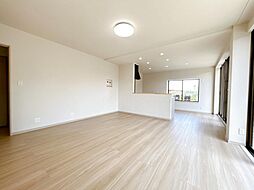 前橋市総社町総社　戸建て 5SLDKの室内