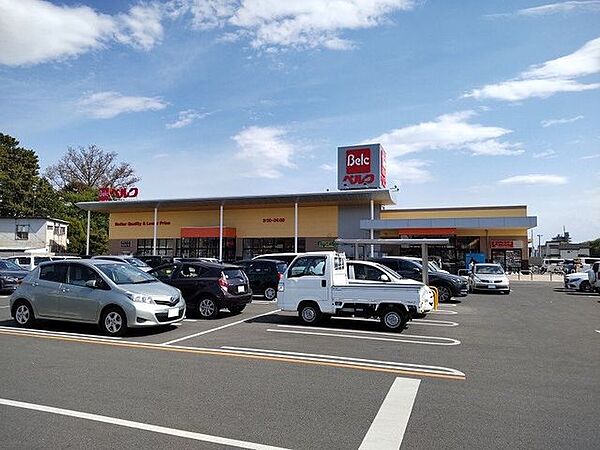 前橋市立細井 【周辺環境/スーパー】ベルク前橋北代田店まで約1.2ｋｍ（車5分）。9時から24時まで営業しているため、お仕事帰りでも活用していただけます。 300m