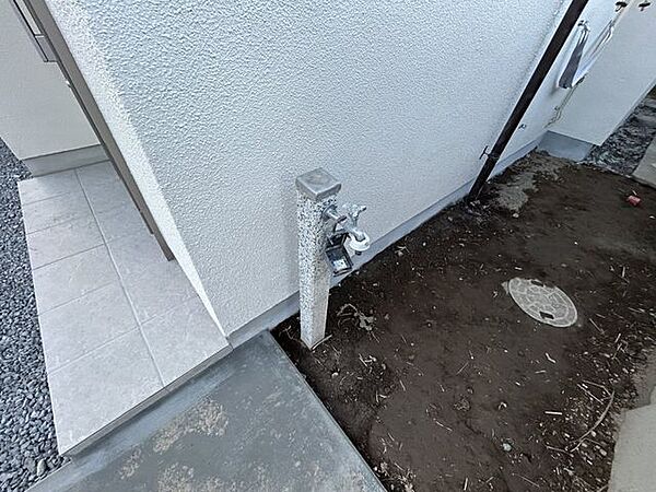 【リフォーム済】外水道です。洗車や玄関などの外回りのお掃除、ガーデニングなどあると便利ですね。