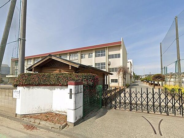 【周辺環境/小学校】前橋市立荒牧小学校まで1500ｍ（徒歩21分）。