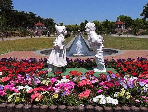 【周辺環境/公園】敷島公園まで1000ｍ（徒歩13分）。