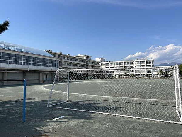 【周辺環境/中学校】前橋市立第三中学校まで100ｍ（徒歩2分）
