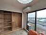 洋室：【リフォーム中】西側洋室4.7帖です。フローリング重ね張り、クロス張替え、建具交換、室内クリーニング等を行う予定です。