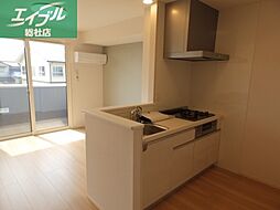 JR伯備線 総社駅 徒歩4分の賃貸アパート 2階2LDKのリビング/ダイニング