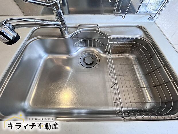 広々シンクなので大きなお鍋も洗いやすいです。