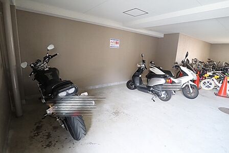 バイク置場