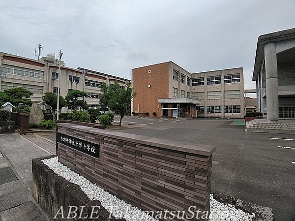 画像19:善通寺市立東部小学校 200m