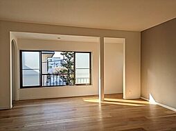 レジデンスファルコン 6LDKのリビング/ダイニング