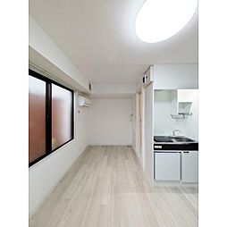 ビレッジインパート4 2階ワンルームのリビング/ダイニング