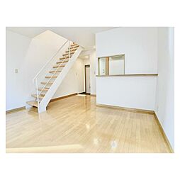 ファイブハイツ 2階1LDKのリビング/ダイニング