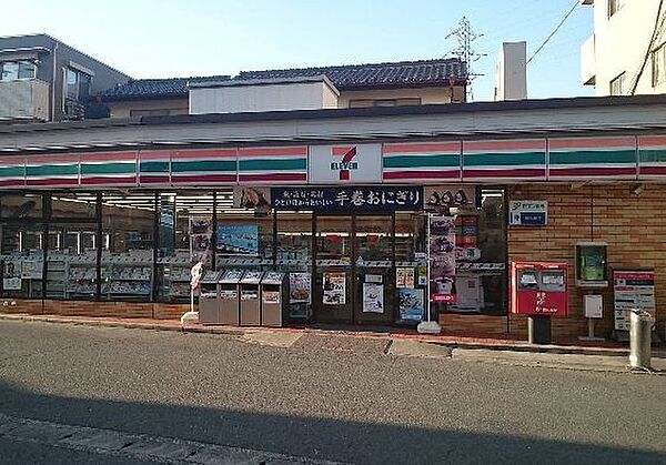セブンイレブン川崎馬絹東店 徒歩8分。 610m